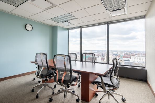 Downtown Milwaukee : 250 E Wisconsin Ave, Milwaukee, WI 53202